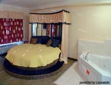 Howard Johnson By Wyndham בייקרספילד מראה חיצוני תמונה
